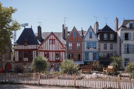 Maisons à colombages colorées du centre historique de Vannes en Bretagne